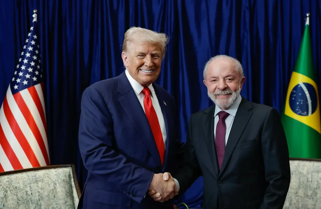 Grande Serra Ouricuri — Lula deve avaliar convite de Trump para Brasil integrar o conselho de paz para Gaza ao longo da semana Integrantes do governo brasileiro afirmam que o presidente Luiz Inácio Lula da Silva (PT) deve analisar alguns aspectos antes de decidir se aceita ou não o convite do presidente dos Estados Unidos, Donald Trump, para integrar o “Conselho de paz” para a Faixa de Gaza. Serão levados em conta alguns pontos, entre quais: quais os objetivos do conselho; quais países aceitarão fazer parte do grupo; o que esses países pensam acerca da guerra; se haverá custos financeiros a partir das decisões [&hellip;]